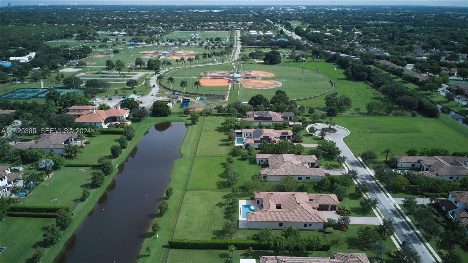 4431 Estates Road Davie, FL 33328 - Photo 51 of 53 Gallery Image 51