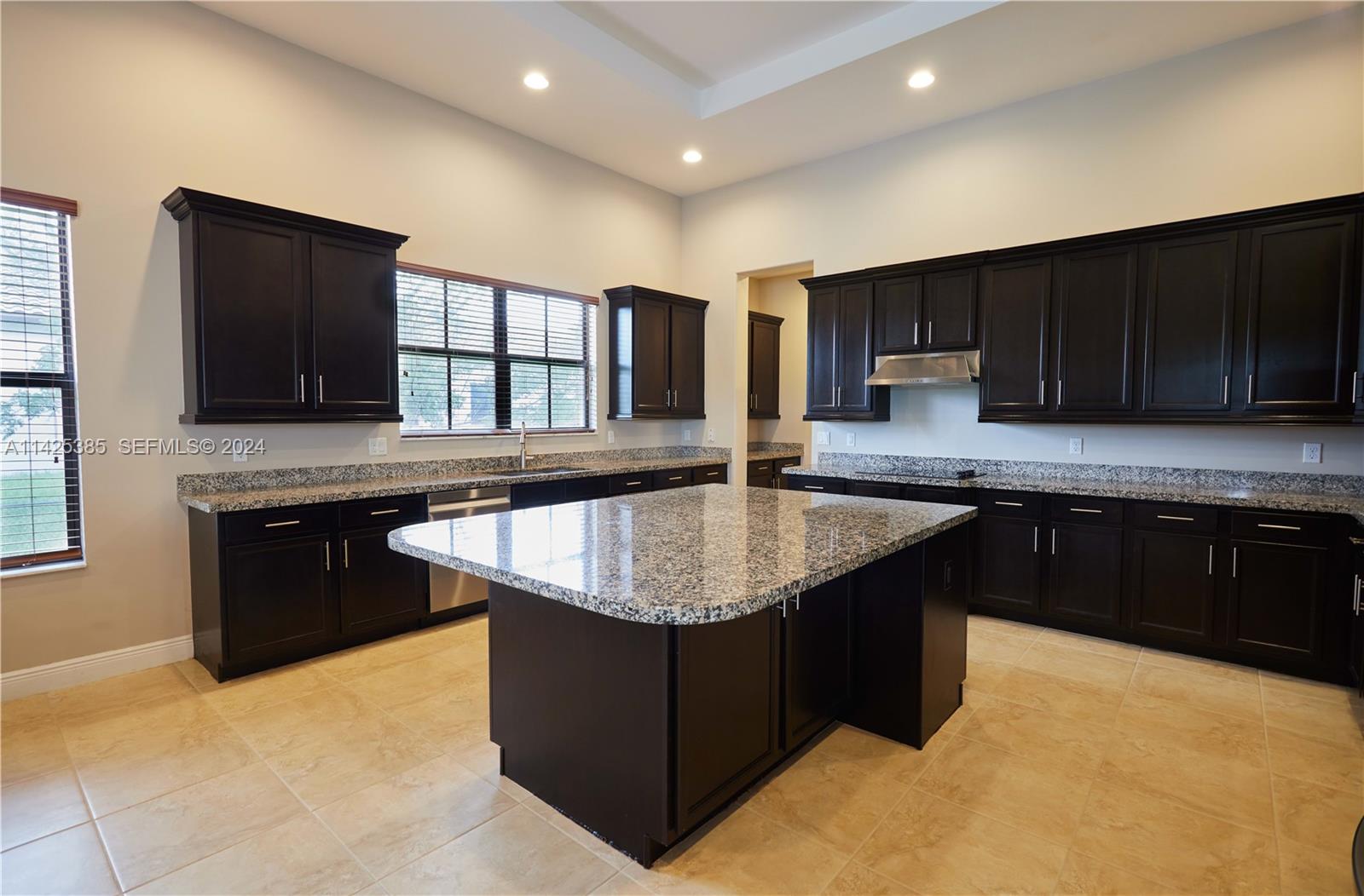 4431 Estates Road Davie, FL 33328 - Photo 8 of 53 Gallery Image 8