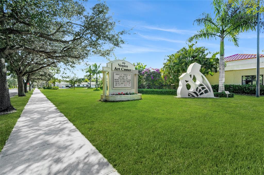 141 North Casey Key Road Nokomis, FL 34275 - Photo 33 of 45 a view of a park with plants and large trees