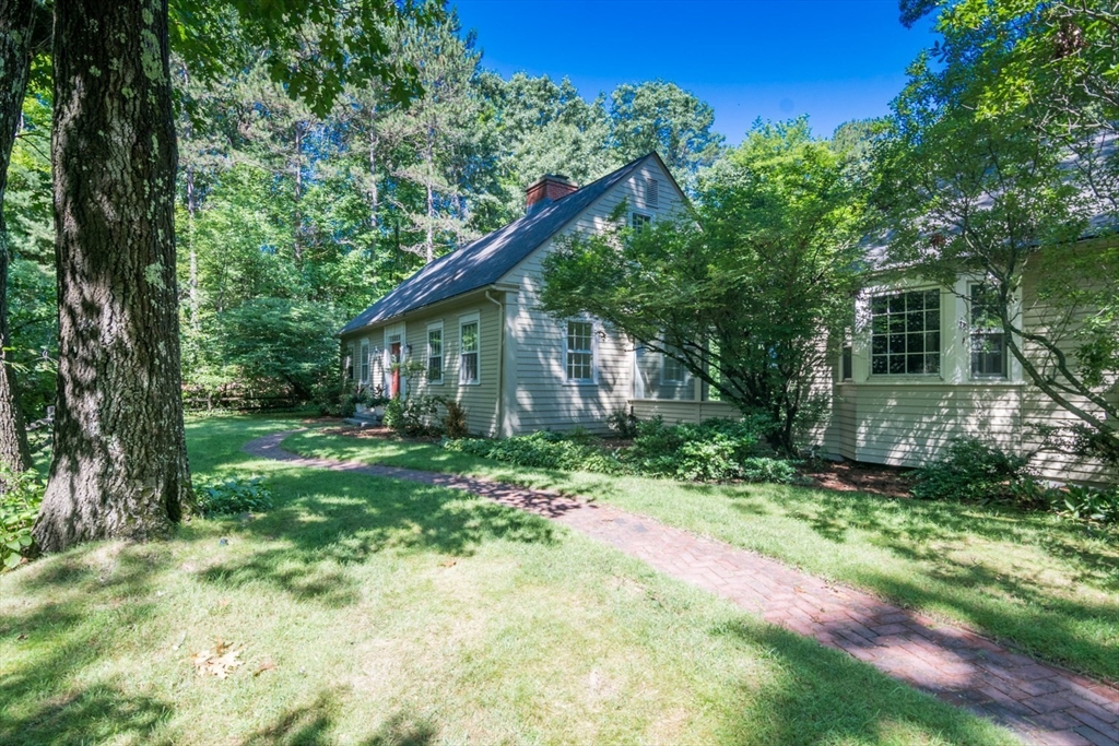100 Hilltop Road Longmeadow, MA 01106 - Photo 2 of 42