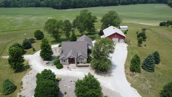 $740,500 | 1897 North 2500 East Road, Watseka, IL 60970