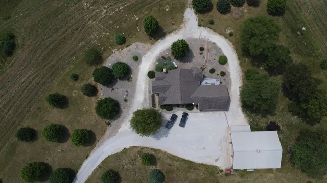 $740,500 | 1897 North 2500 East Road, Watseka, IL 60970