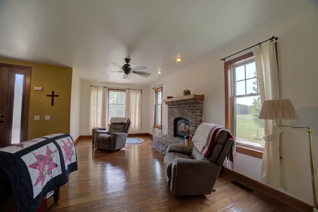 $740,500 | 1897 North 2500 East Road, Watseka, IL 60970