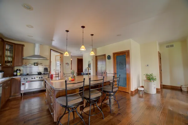 $740,500 | 1897 North 2500 East Road, Watseka, IL 60970