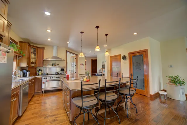 $740,500 | 1897 North 2500 East Road, Watseka, IL 60970