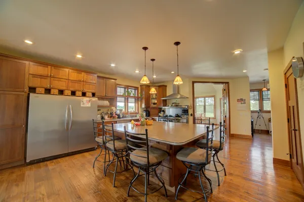 $740,500 | 1897 North 2500 East Road, Watseka, IL 60970