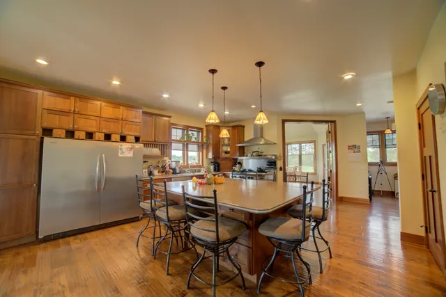 $740,500 | 1897 North 2500 East Road, Watseka, IL 60970