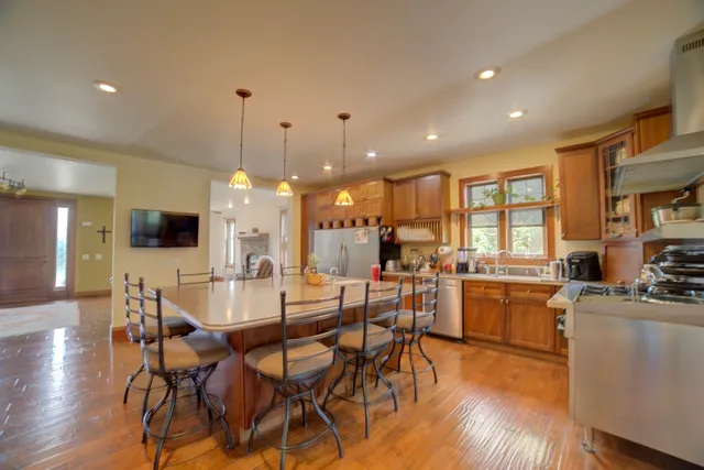 $740,500 | 1897 North 2500 East Road, Watseka, IL 60970