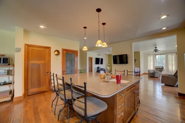 $740,500 | 1897 North 2500 East Road, Watseka, IL 60970