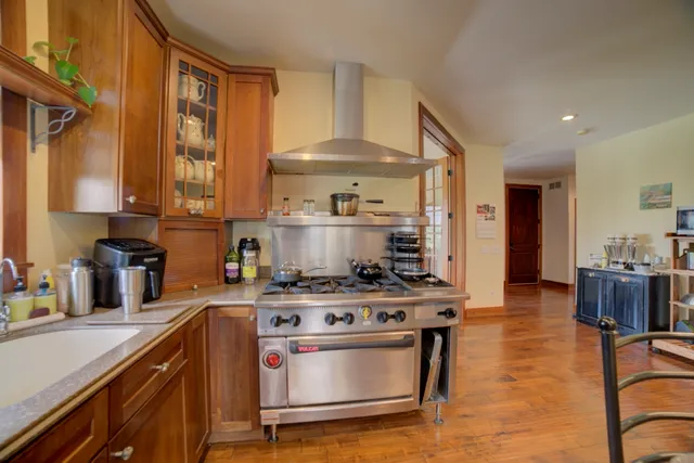 $740,500 | 1897 North 2500 East Road, Watseka, IL 60970