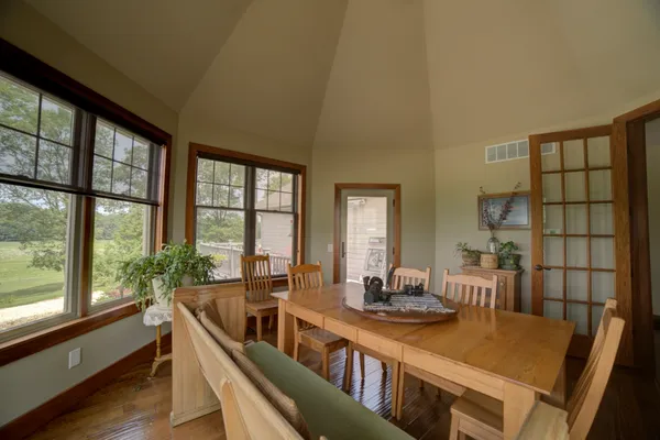 $740,500 | 1897 North 2500 East Road, Watseka, IL 60970