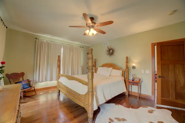 $740,500 | 1897 North 2500 East Road, Watseka, IL 60970