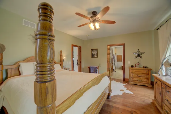 $740,500 | 1897 North 2500 East Road, Watseka, IL 60970