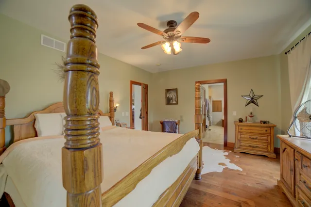 $740,500 | 1897 North 2500 East Road, Watseka, IL 60970