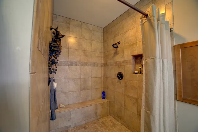 $740,500 | 1897 North 2500 East Road, Watseka, IL 60970