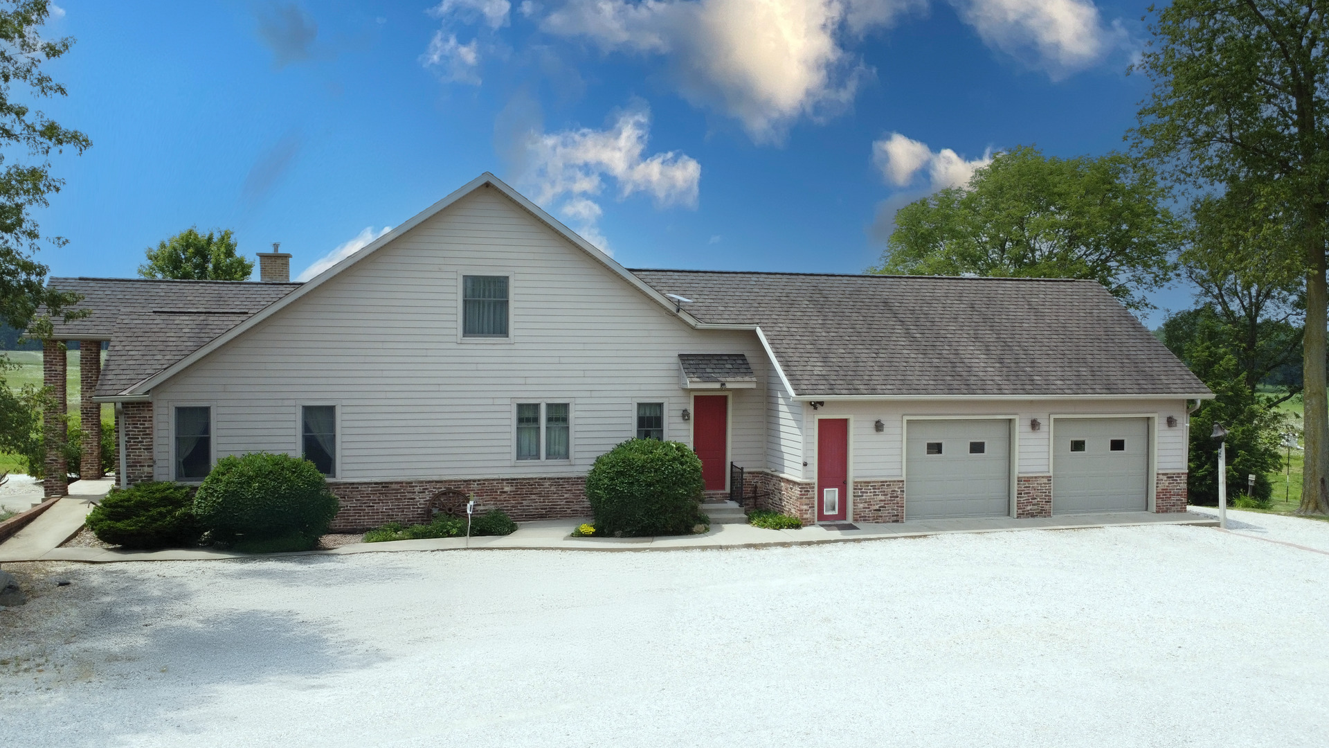 1897 North 2500 East Road Watseka, IL 60970 - Photo 4 of 89