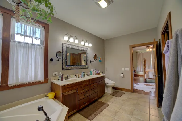 $740,500 | 1897 North 2500 East Road, Watseka, IL 60970