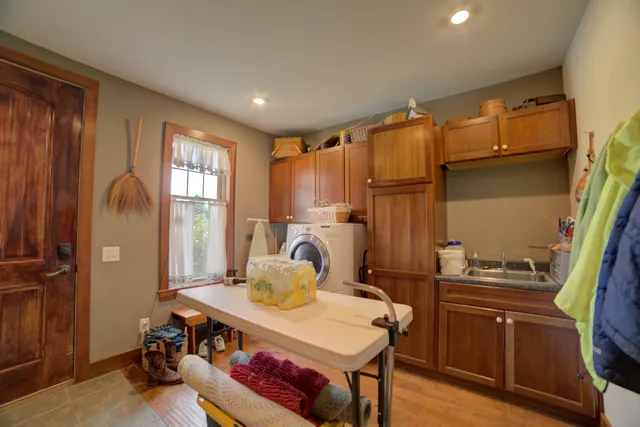 $740,500 | 1897 North 2500 East Road, Watseka, IL 60970