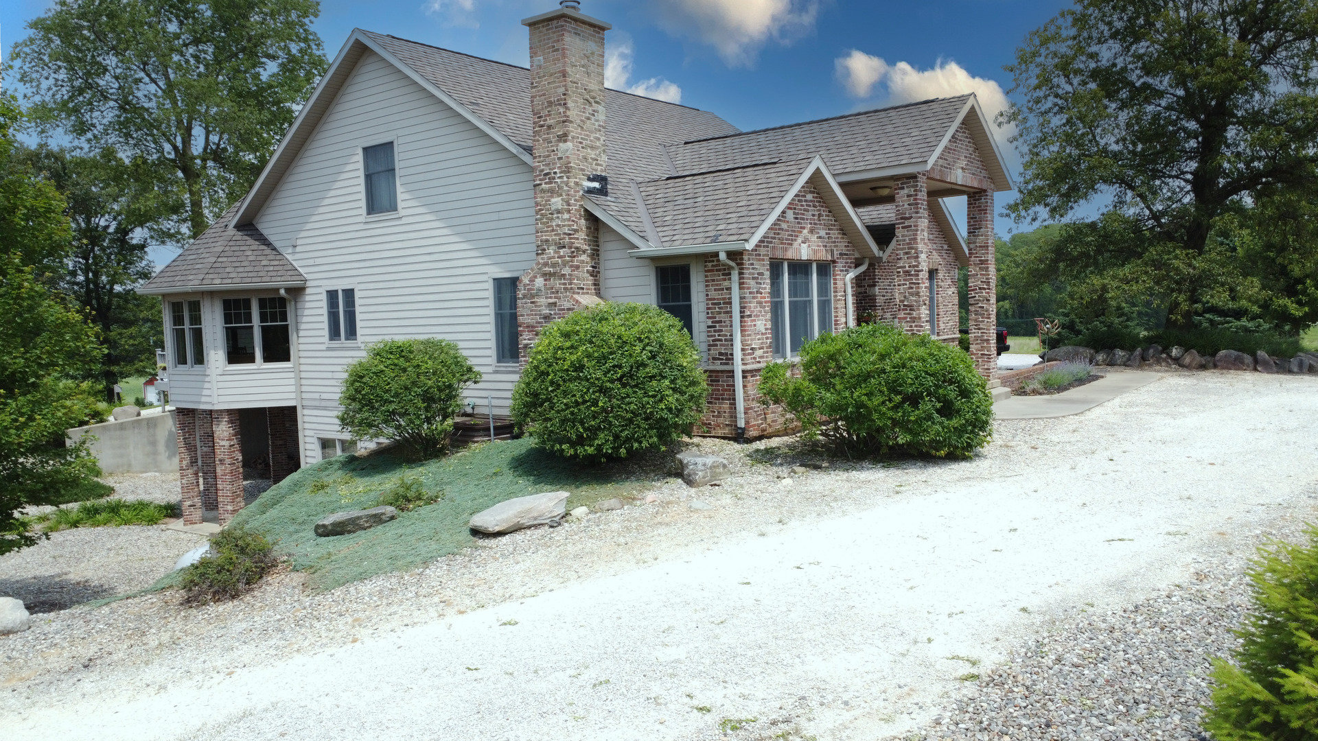 1897 North 2500 East Road Watseka, IL 60970 - Photo 5 of 89