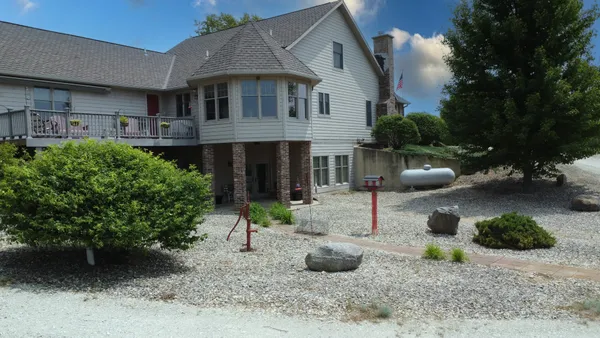 $740,500 | 1897 North 2500 East Road, Watseka, IL 60970