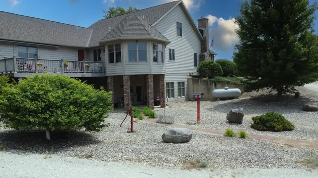 $740,500 | 1897 North 2500 East Road, Watseka, IL 60970