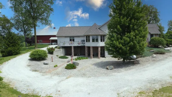 $740,500 | 1897 North 2500 East Road, Watseka, IL 60970