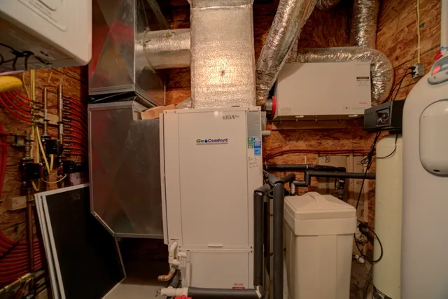 $740,500 | 1897 North 2500 East Road, Watseka, IL 60970