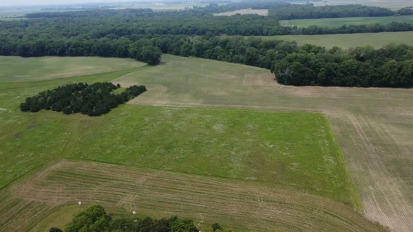 $740,500 | 1897 North 2500 East Road, Watseka, IL 60970