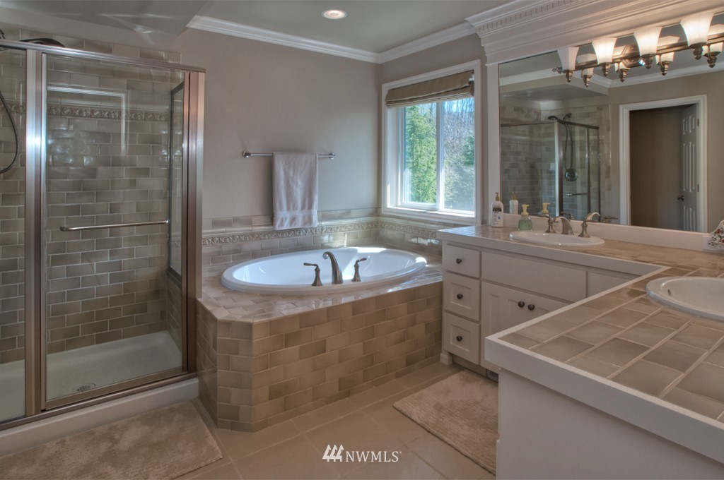 1027 South 36th Place Renton, WA 98055 - Photo 5 of 6