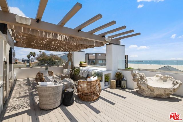 $5,099,000 | 15 Reef Street, Marina del Rey, CA 90292