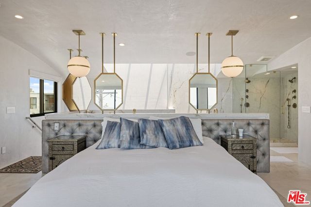 $5,099,000 | 15 Reef Street, Marina del Rey, CA 90292