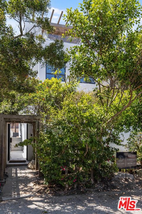 15 Reef Street Marina del Rey, CA 90292 - Photo 2 of 51