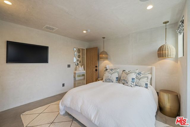 $5,099,000 | 15 Reef Street, Marina del Rey, CA 90292