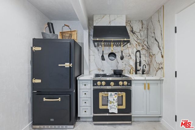 $5,099,000 | 15 Reef Street, Marina del Rey, CA 90292