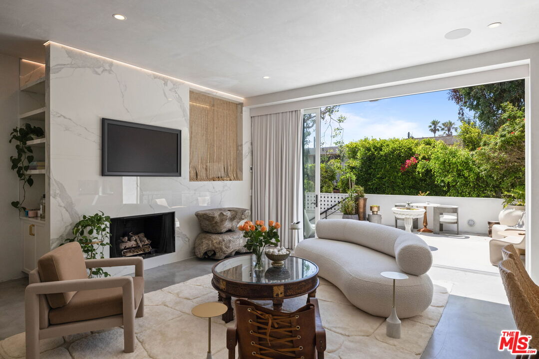 15 Reef Street Marina del Rey, CA 90292 - Photo 5 of 51