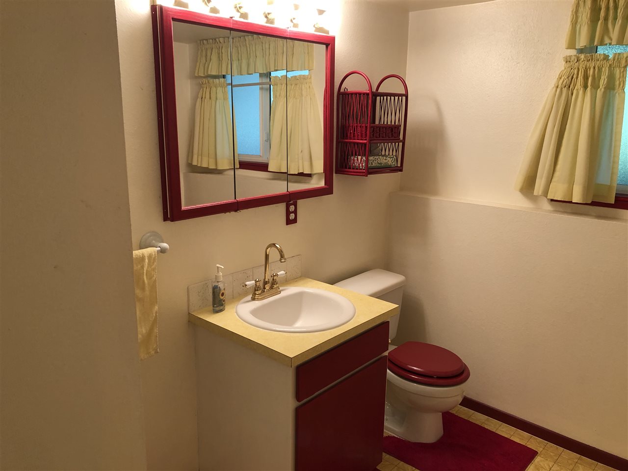 3526 South Bates Road Spokane, WA 99206 - Photo 11 of 18 Gallery Image 11