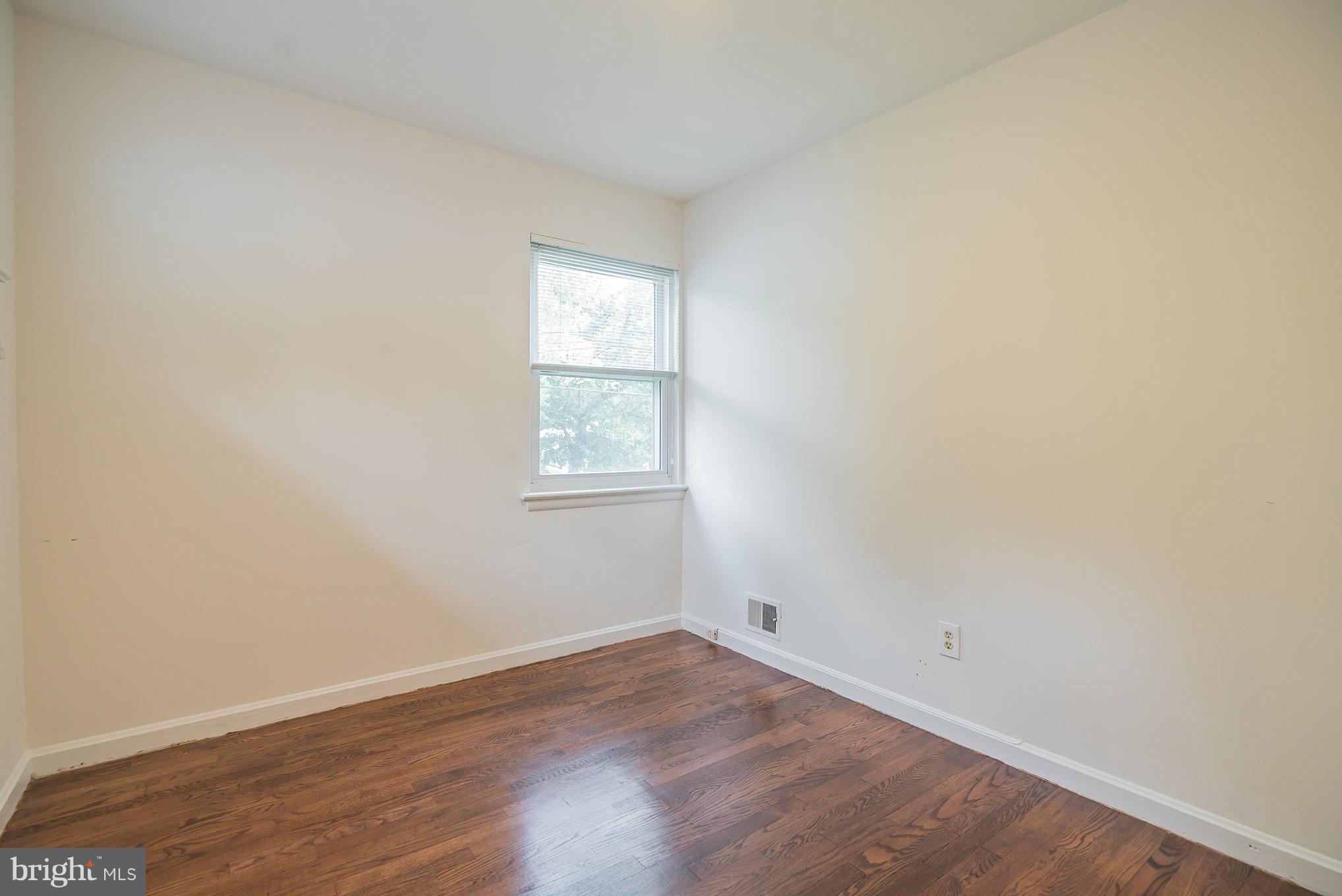 10316 Inwood Avenue Silver Spring, MD 20902 - Photo 16 of 29 Bedroom
