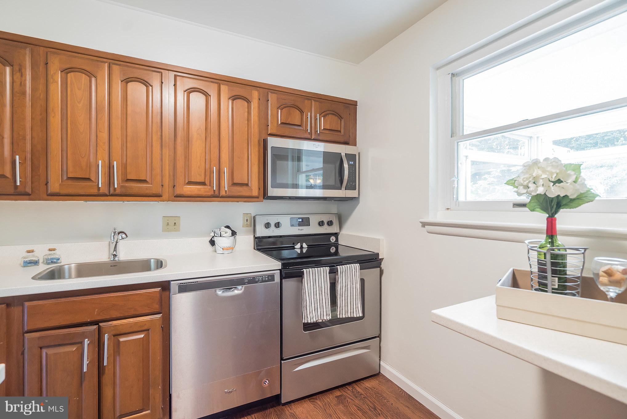 10316 Inwood Avenue Silver Spring, MD 20902 - Photo 10 of 29 Kitchen