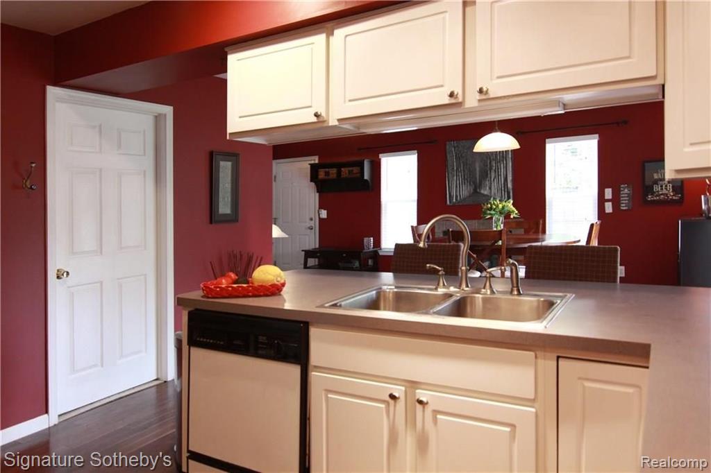 409 1st Street Rochester, MI 48307 - Photo 9 of 27