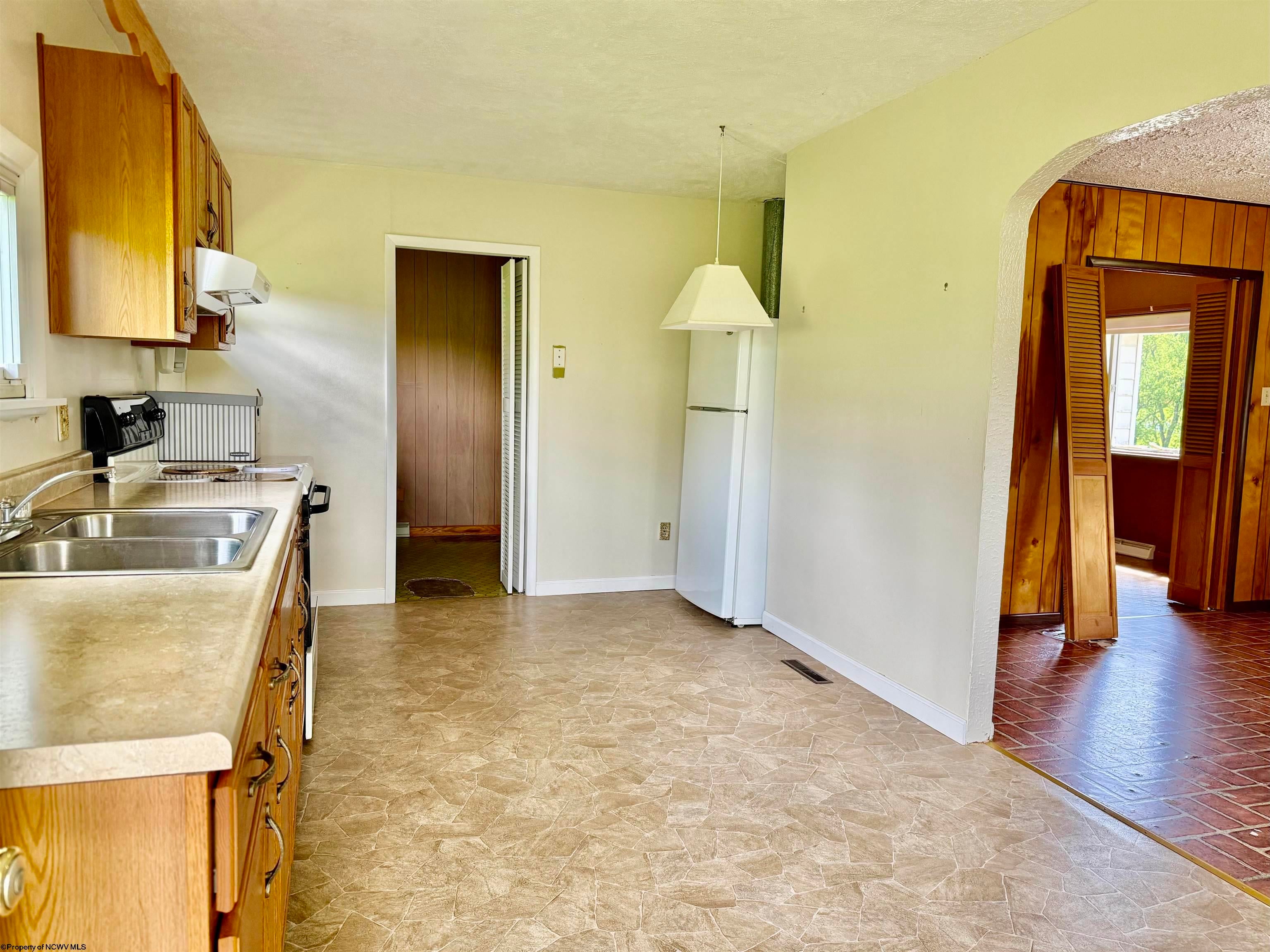 502 Colfax Road Fairmont, WV 26554 - Photo 11 of 26 Gallery Image 11