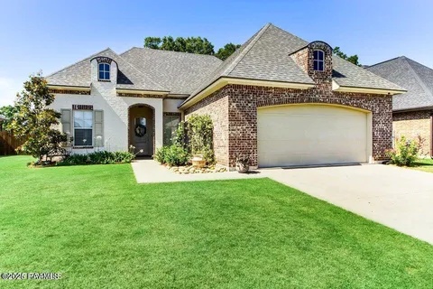 $332,900 | 305 Monterey Drive, Lafayette, LA 70506