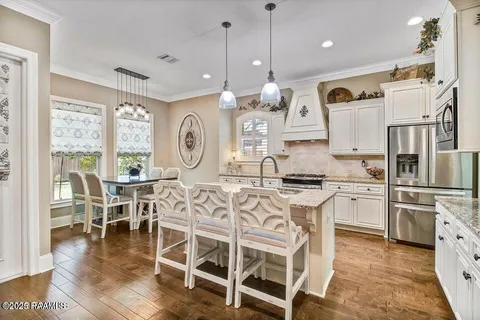 $332,900 | 305 Monterey Drive, Lafayette, LA 70506