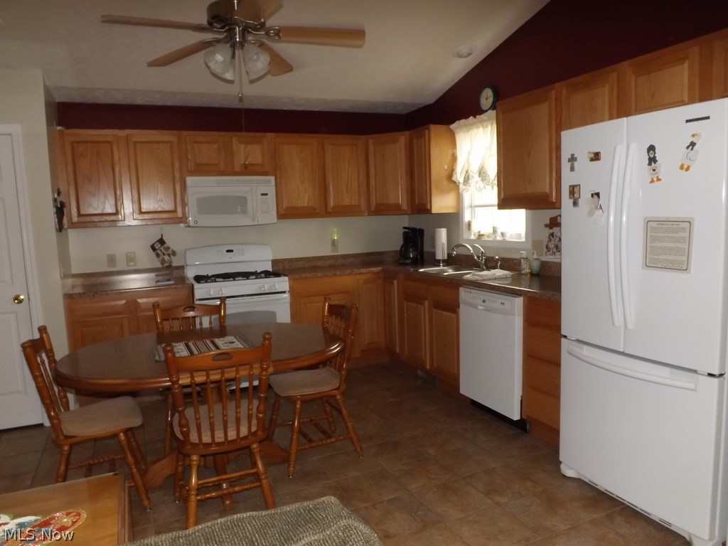 5930 Lake Road, Unit 2703 Ashtabula, OH 44004 - Photo 4 of 21 Gallery Image 4