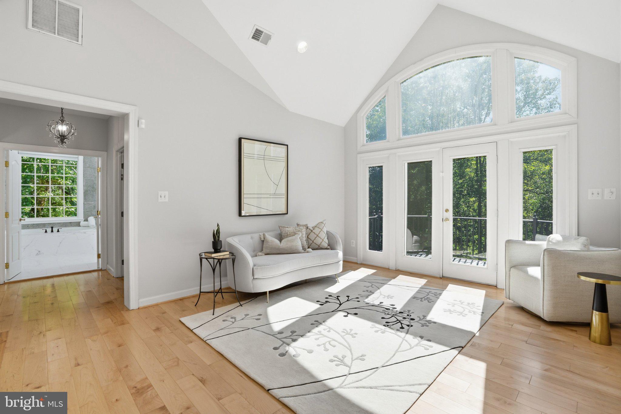 891 Chinquapin Road McLean, VA 22102 - Photo 47 of 78 Bright and airy living space retreat.