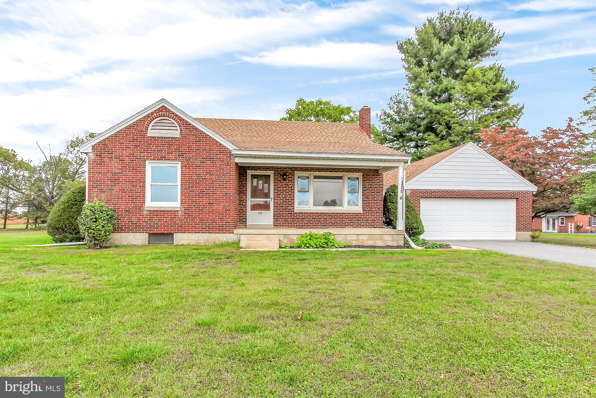 252 North Locust Point Road Mechanicsburg, PA 17050 - Photo 1 of 27 Gallery Image 1