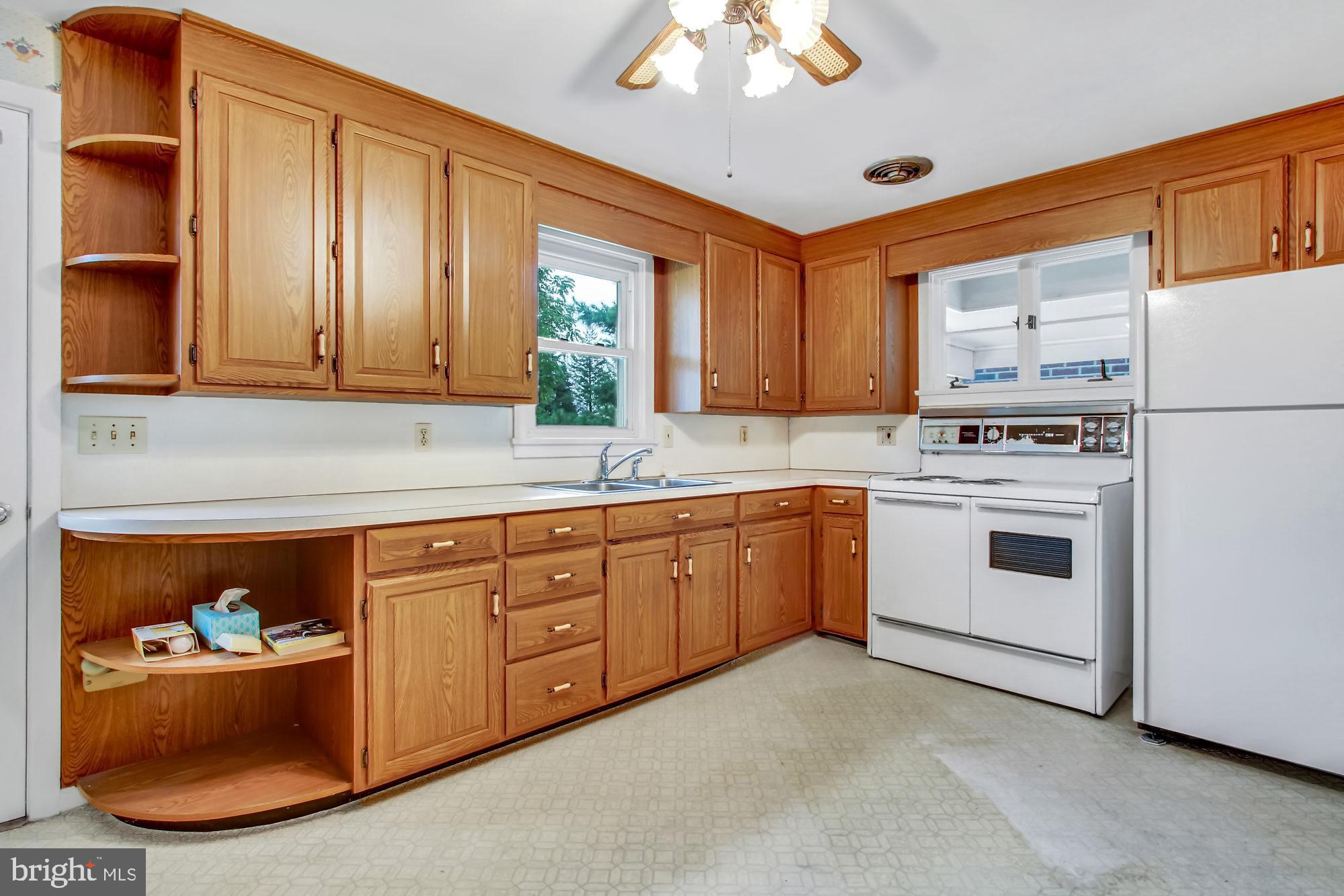 252 North Locust Point Road Mechanicsburg, PA 17050 - Photo 11 of 27 Gallery Image 11