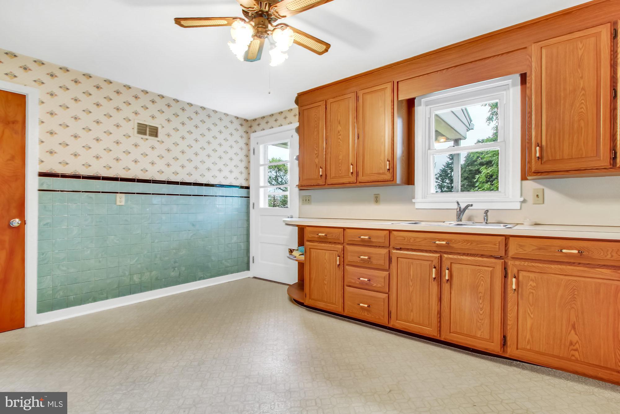 252 North Locust Point Road Mechanicsburg, PA 17050 - Photo 12 of 27 Gallery Image 12