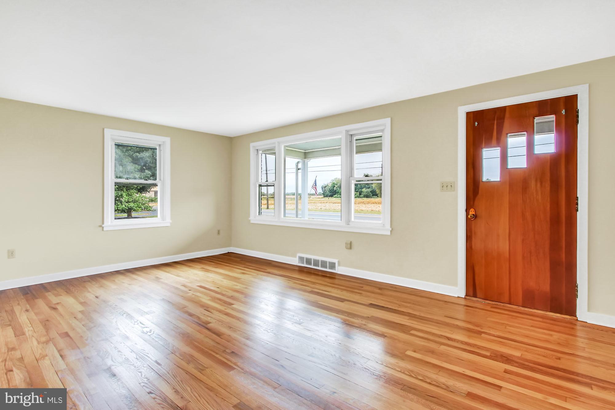 252 North Locust Point Road Mechanicsburg, PA 17050 - Photo 3 of 27 Gallery Image 3