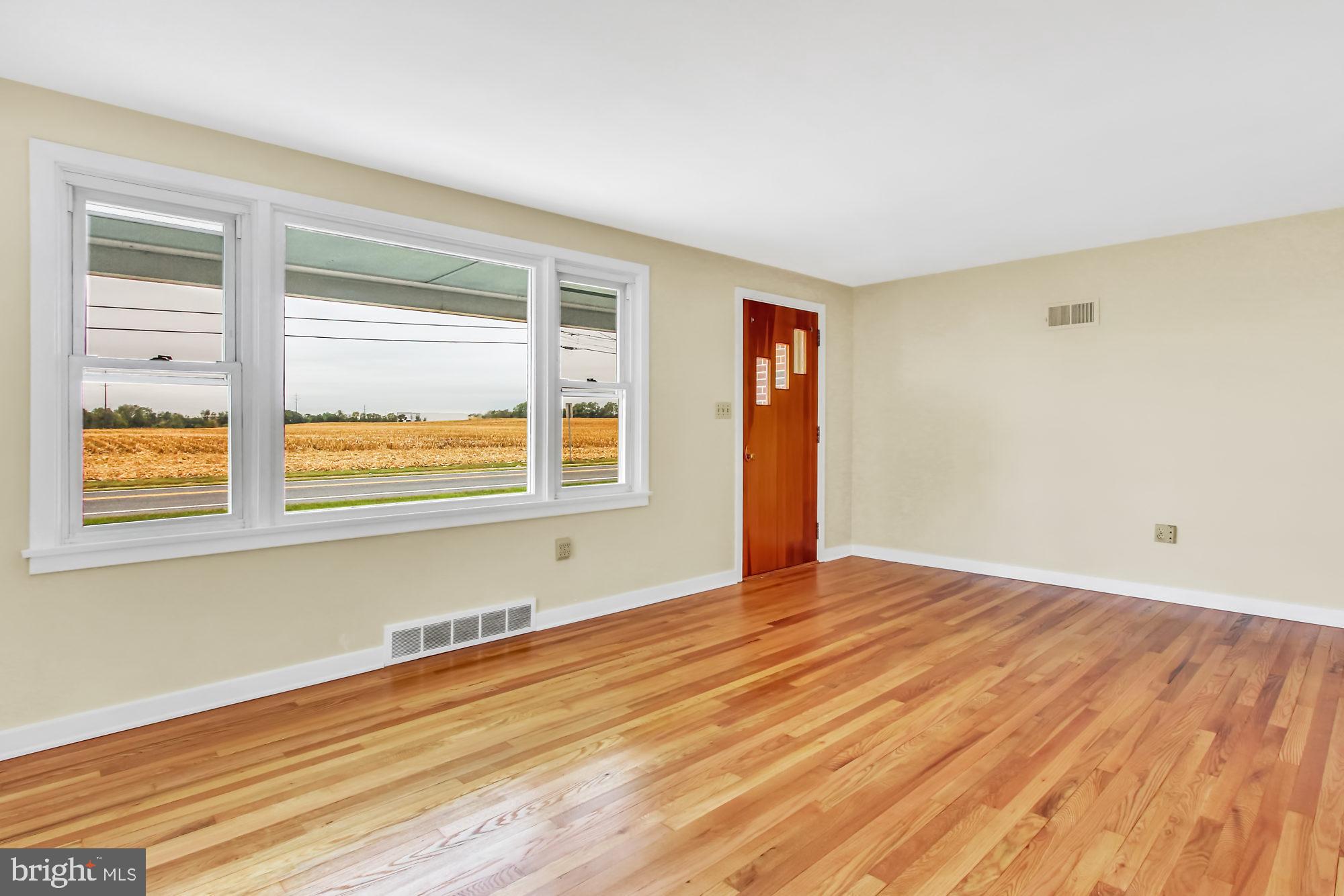 252 North Locust Point Road Mechanicsburg, PA 17050 - Photo 4 of 27 Gallery Image 4