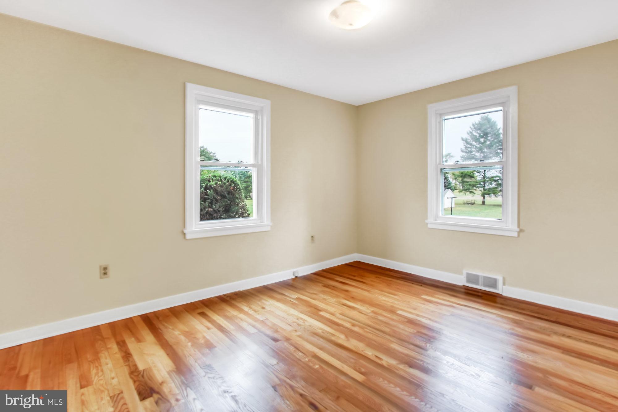 252 North Locust Point Road Mechanicsburg, PA 17050 - Photo 6 of 27 Gallery Image 6